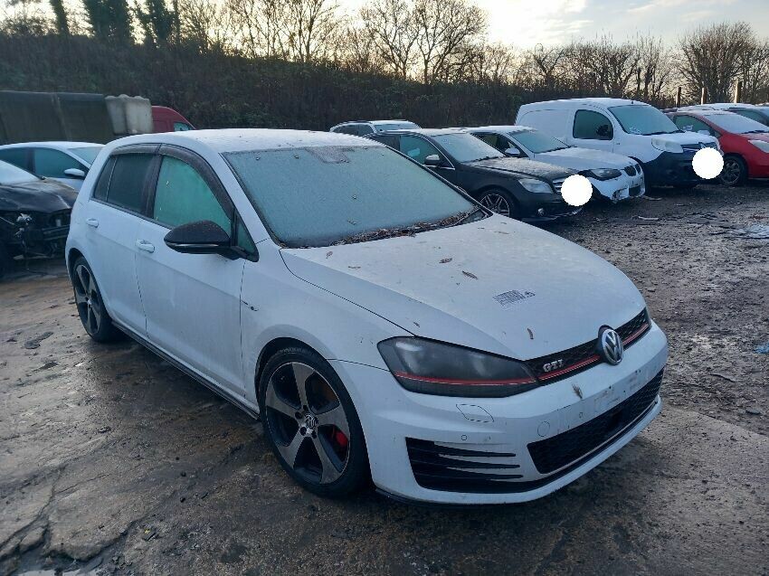 2013 VOLKSWAGEN GOLF