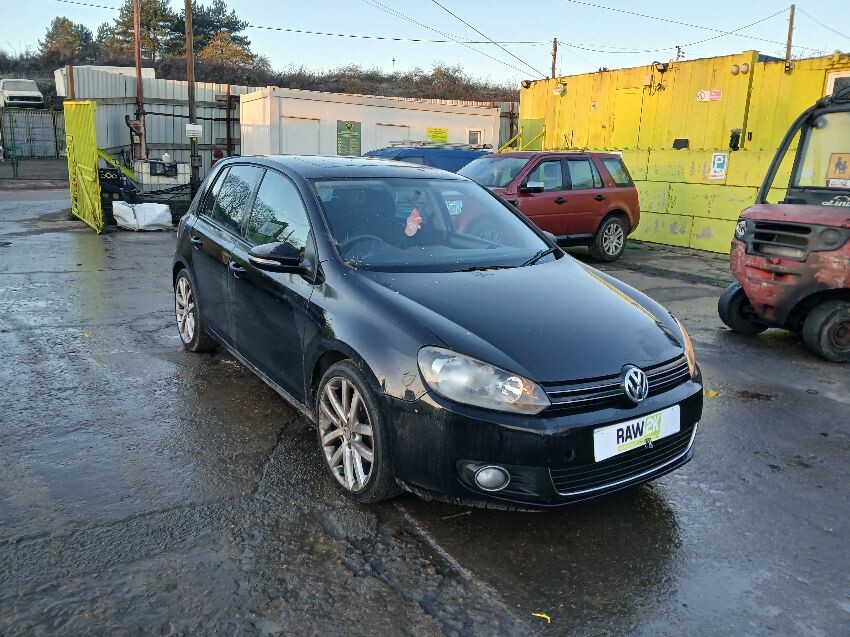 2011 VOLKSWAGEN GOLF