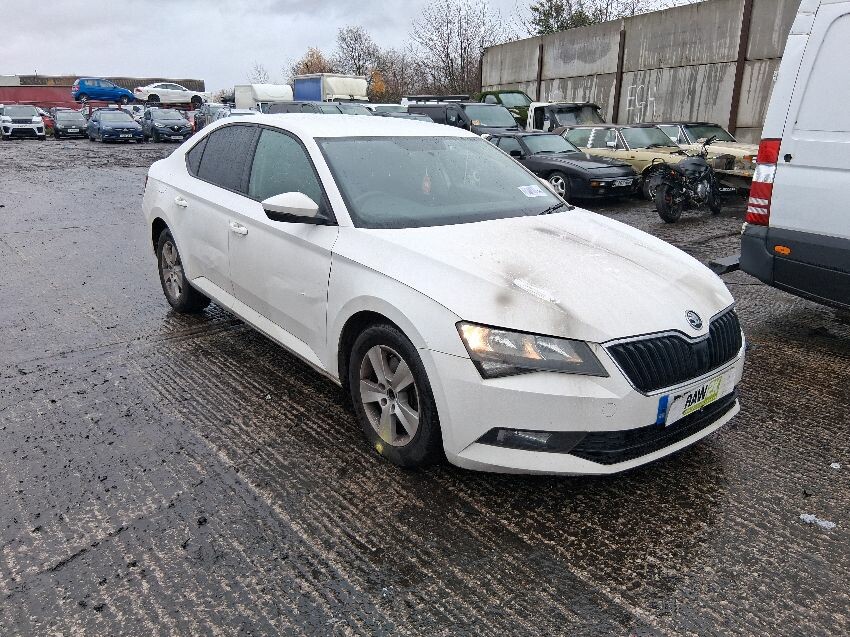 2016 SKODA SUPERB