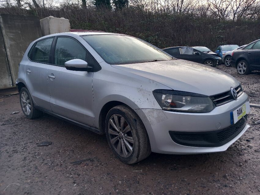 2011 VOLKSWAGEN POLO