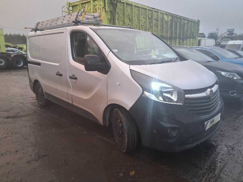 2015 VAUXHALL VIVARO