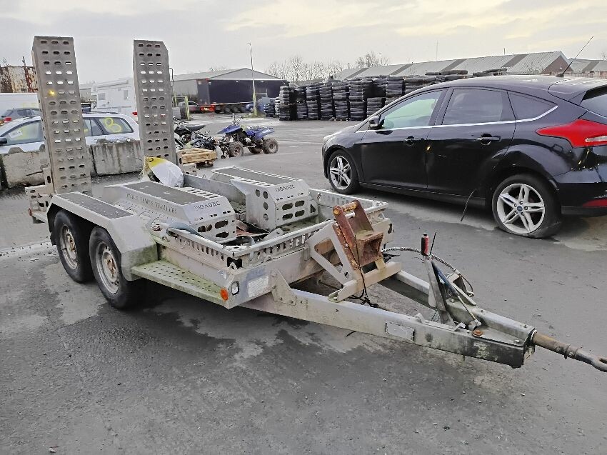  TRAILER (LIGHT) TRAILER (LIGHT)