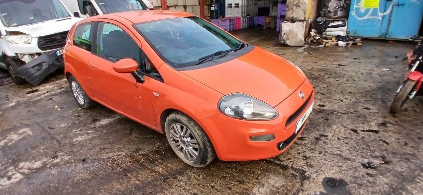 2013 FIAT PUNTO