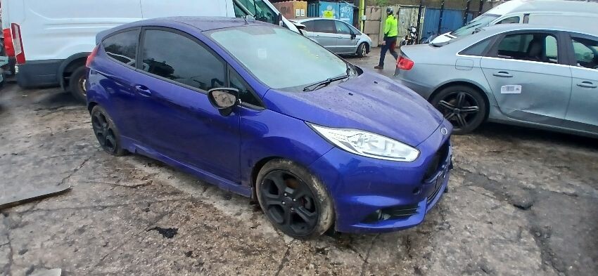 2013 FORD FIESTA