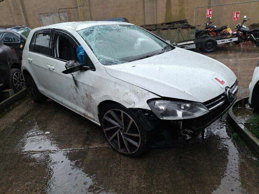 2013 VOLKSWAGEN GOLF