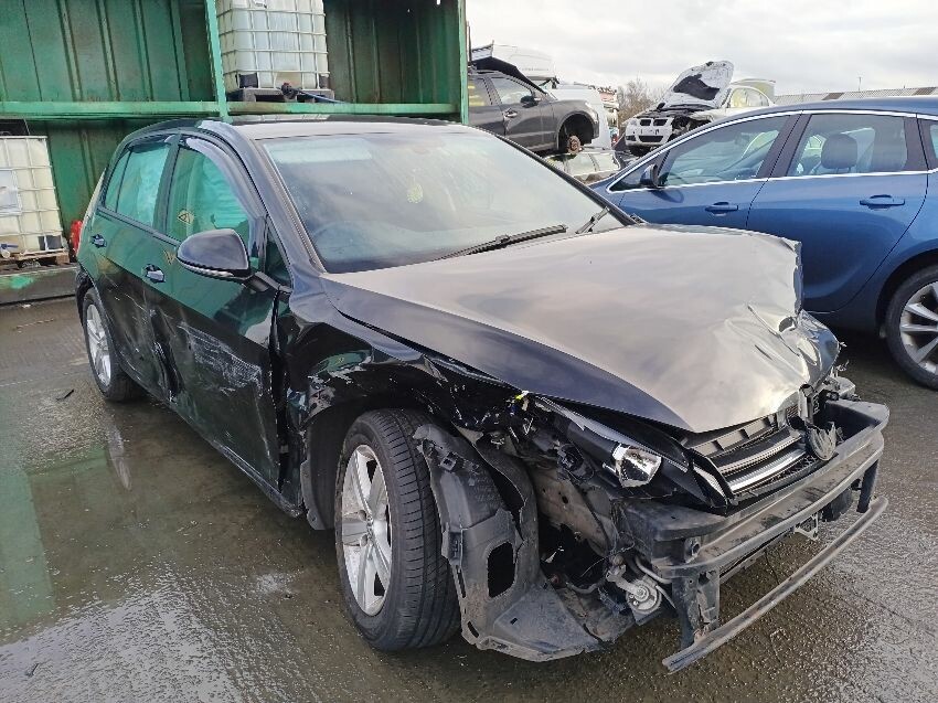 2016 VOLKSWAGEN GOLF