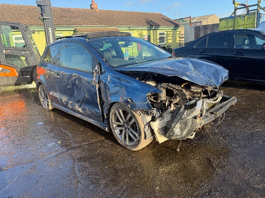 2016 VOLKSWAGEN POLO