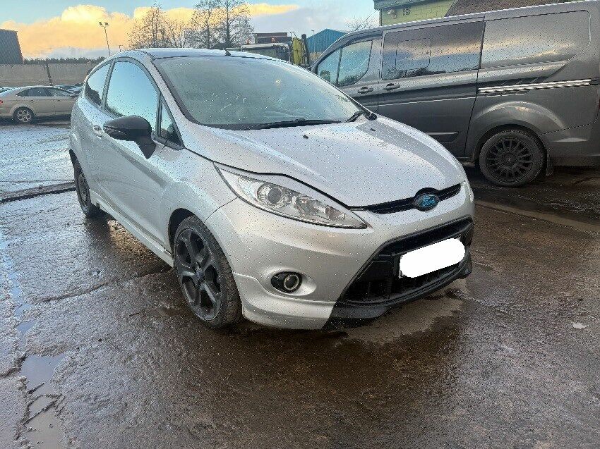2011 FORD FIESTA