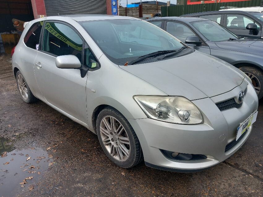 2009 TOYOTA AURIS