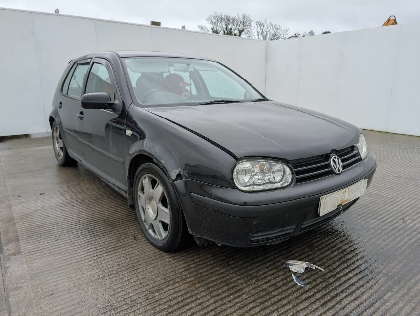 2002 VOLKSWAGEN GOLF