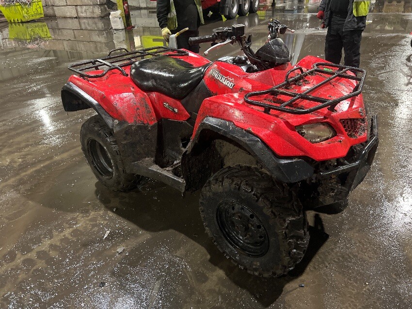  SUZUKI QUAD