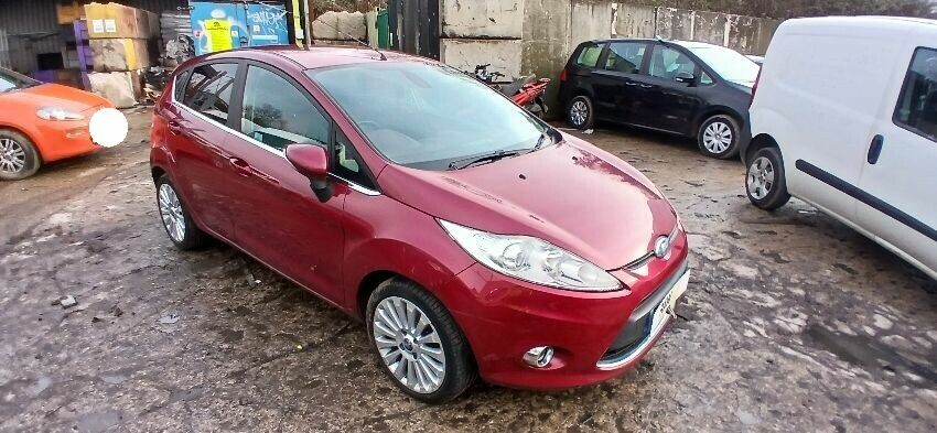 2010 FORD FIESTA