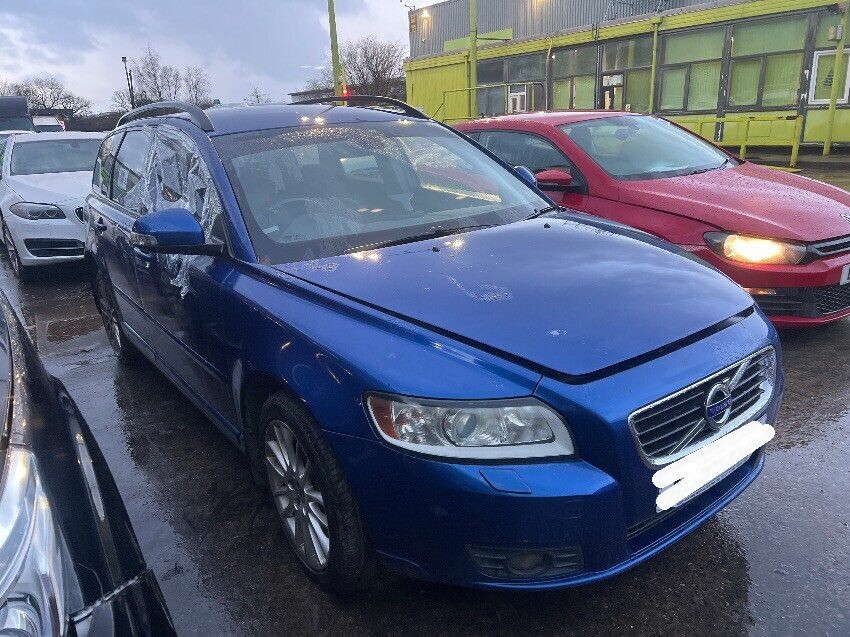 2010 VOLVO V50