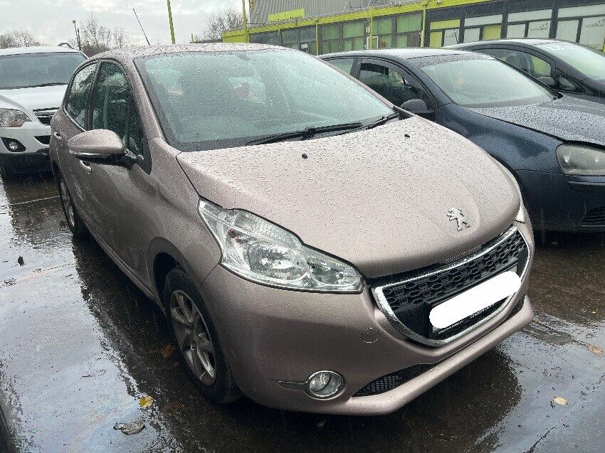 2013 PEUGEOT 208