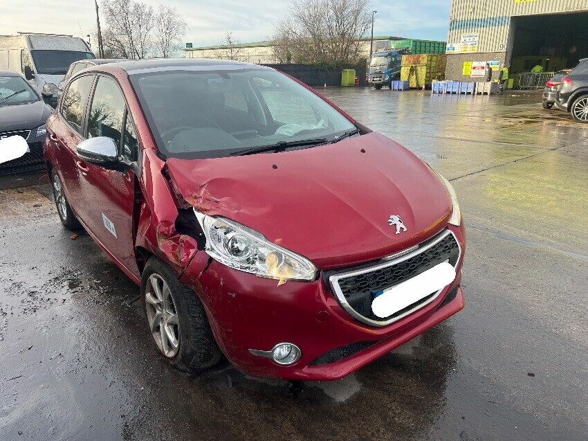 2014 PEUGEOT 208