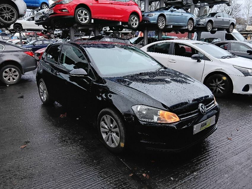 2014 VOLKSWAGEN GOLF