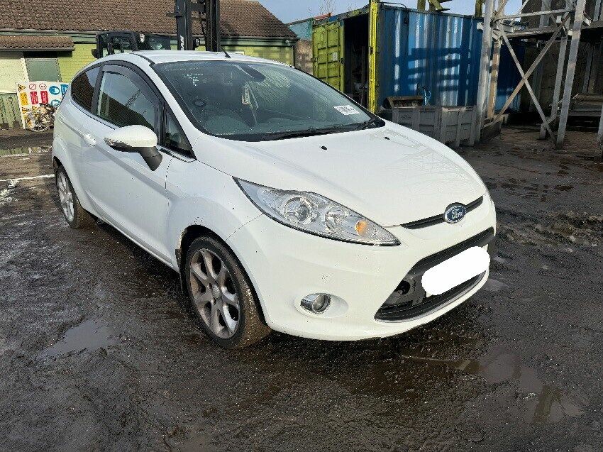 2010 FORD FIESTA