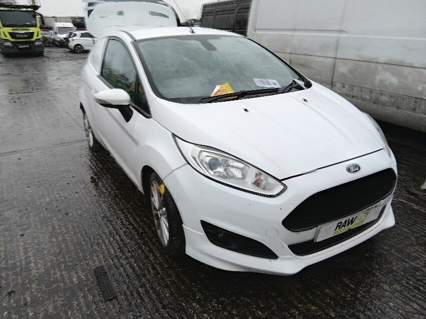 2016 FORD FIESTA