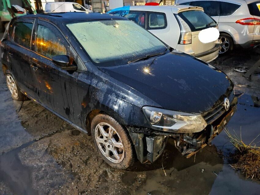 2011 VOLKSWAGEN POLO