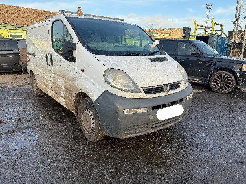 2005 VAUXHALL VIVARO