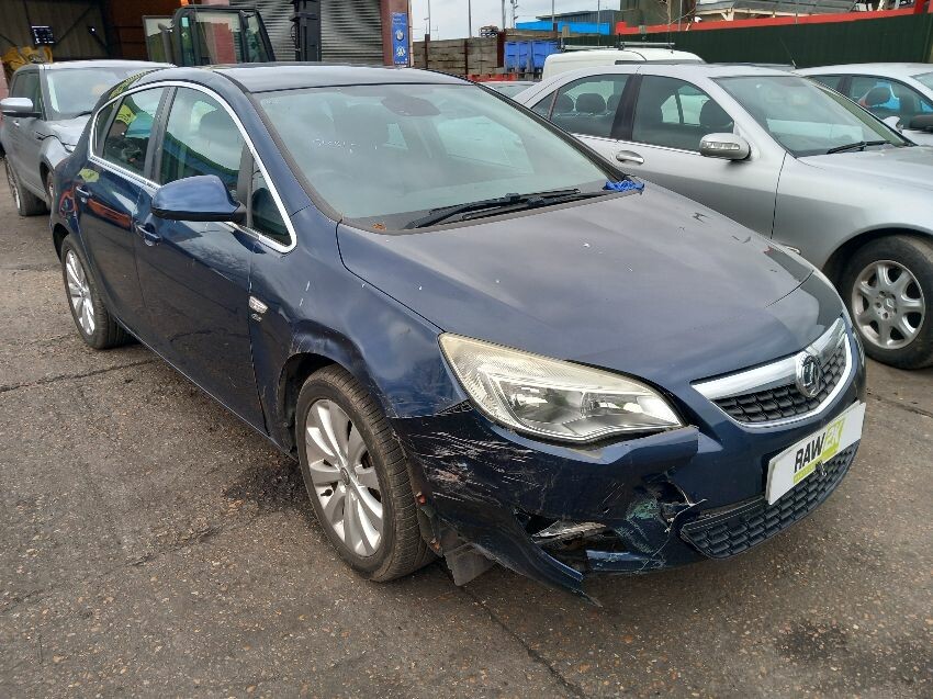 2011 VAUXHALL ASTRA