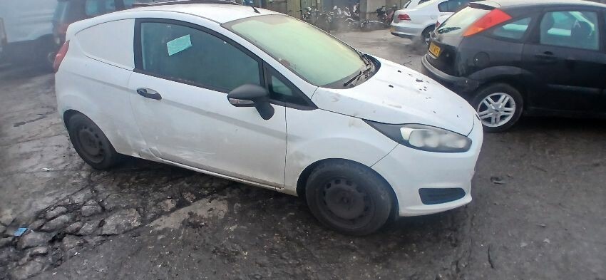 2014 FORD FIESTA