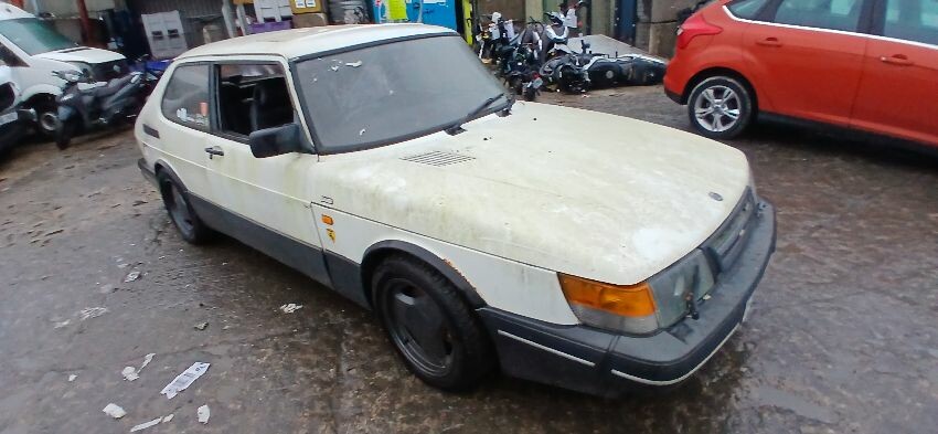 1992 SAAB 900