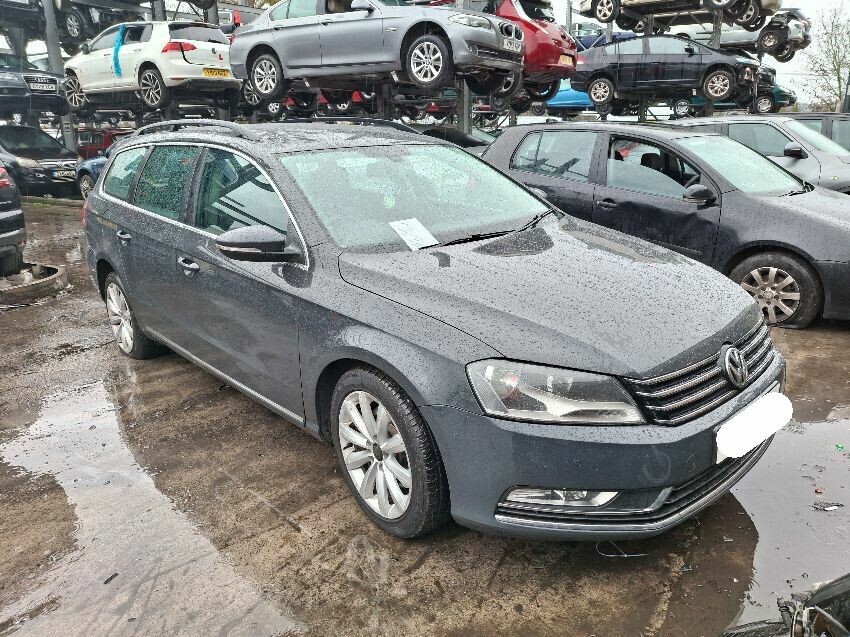 2013 VOLKSWAGEN PASSAT