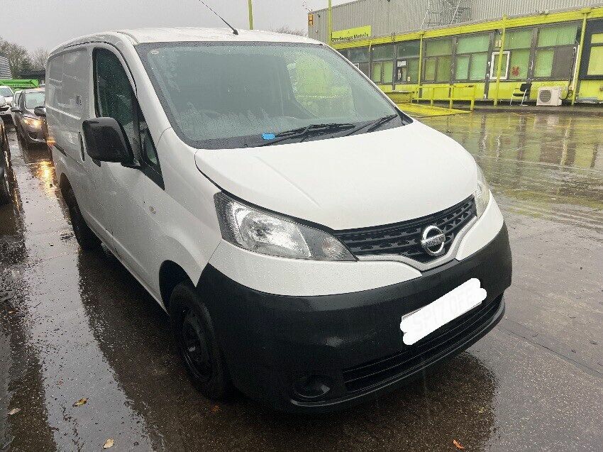 2017 NISSAN NV200