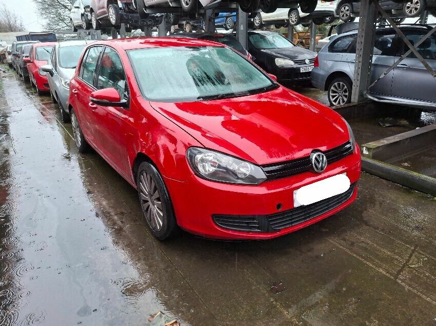2011 VOLKSWAGEN GOLF