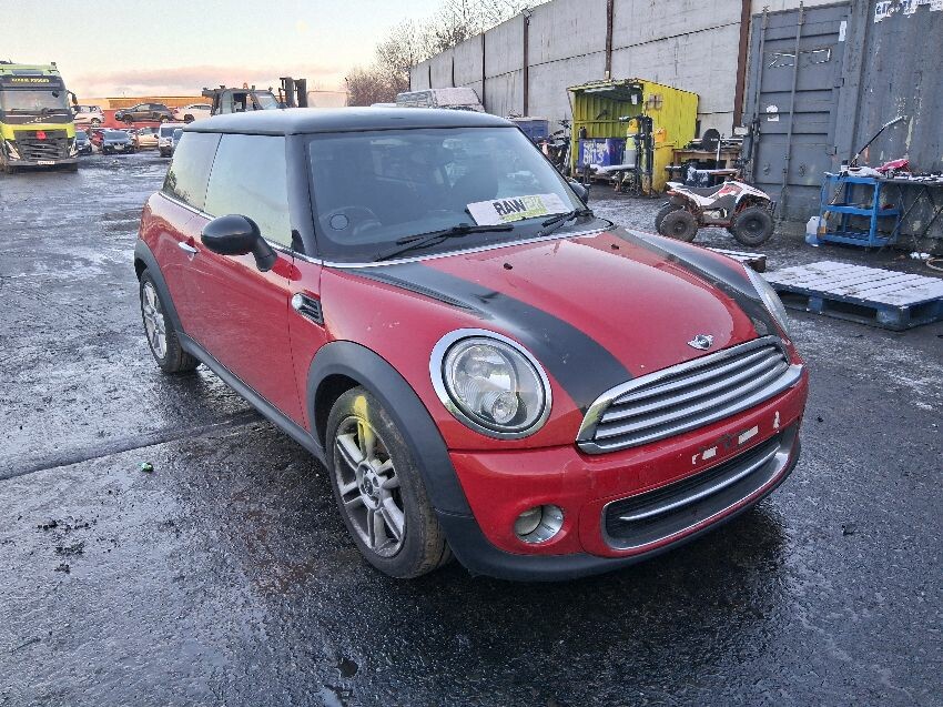 2011 MINI HATCH