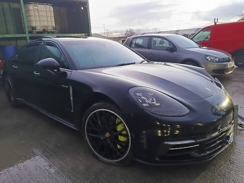 2017 PORSCHE PANAMERA
