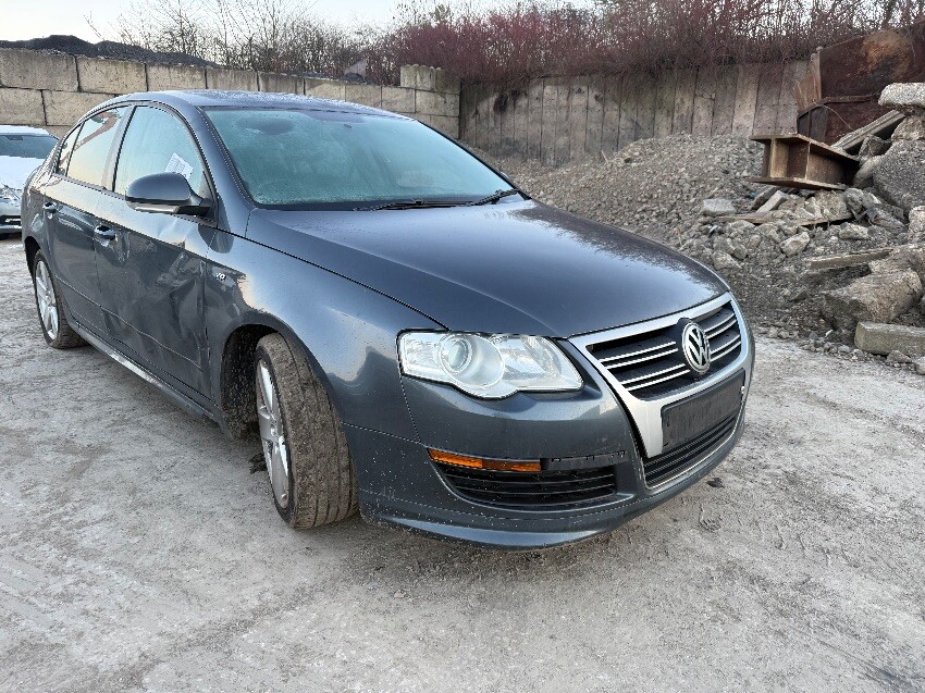 2010 VOLKSWAGEN PASSAT