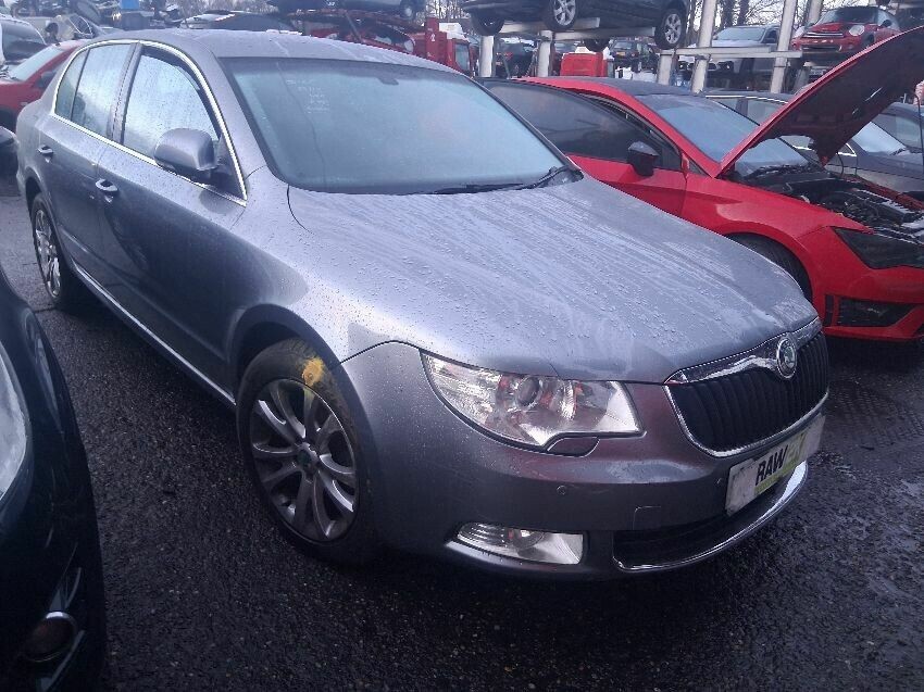 2009 SKODA SUPERB