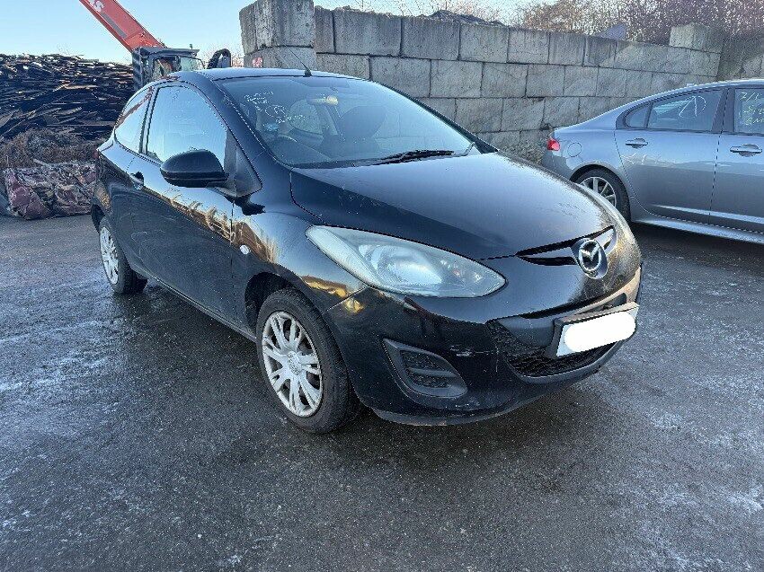 2011 MAZDA 2
