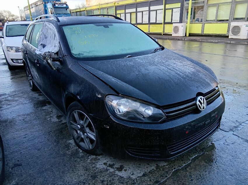 2011 VOLKSWAGEN GOLF