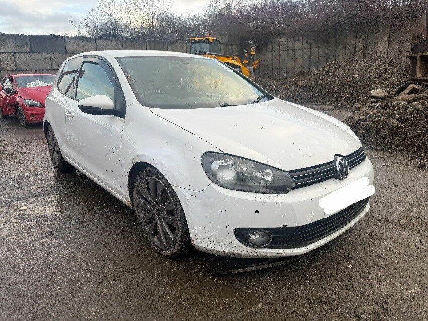2011 VOLKSWAGEN GOLF