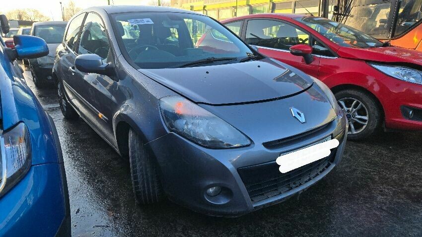 2011 RENAULT CLIO