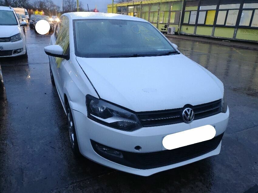 2011 VOLKSWAGEN POLO