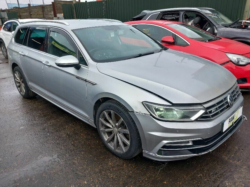 2015 VOLKSWAGEN PASSAT
