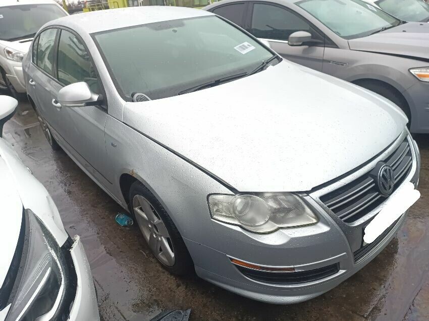 2010 VOLKSWAGEN PASSAT