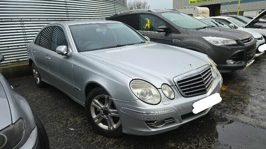 2009 MERCEDES E-CLASS