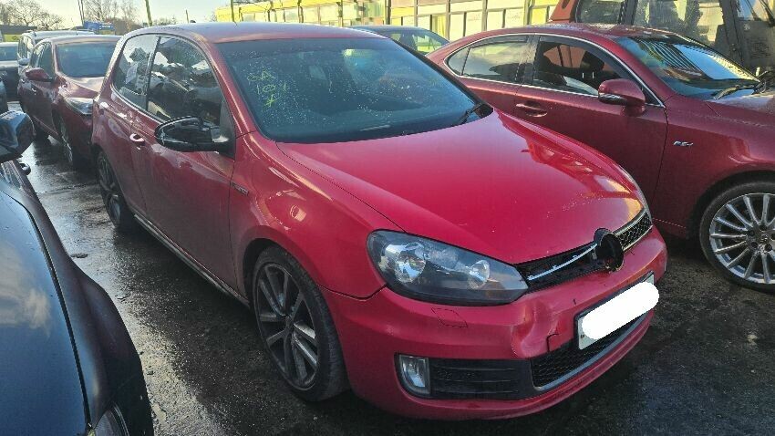 2011 VOLKSWAGEN GOLF