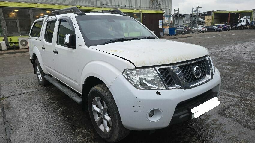2014 NISSAN NAVARA