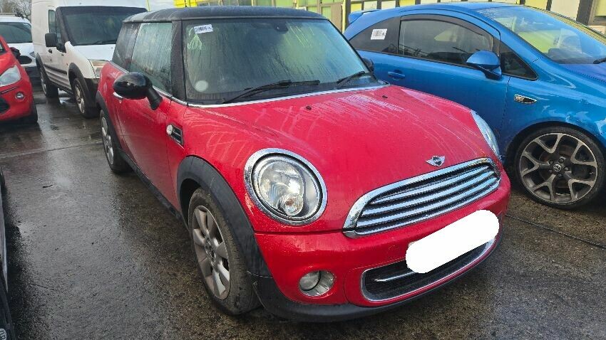 2013 MINI HATCH