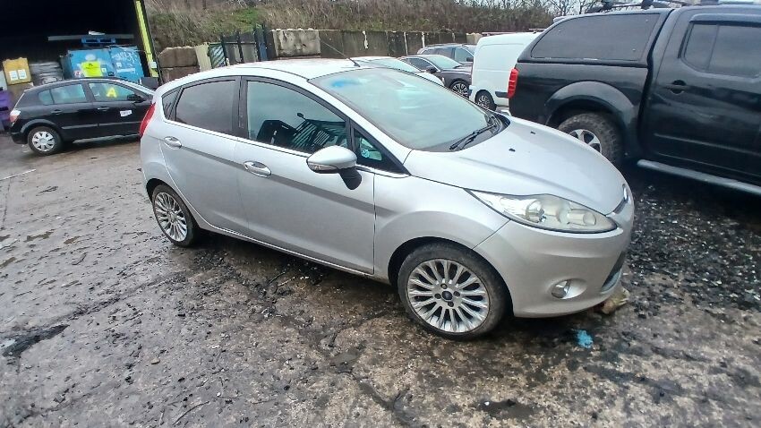 2011 FORD FIESTA