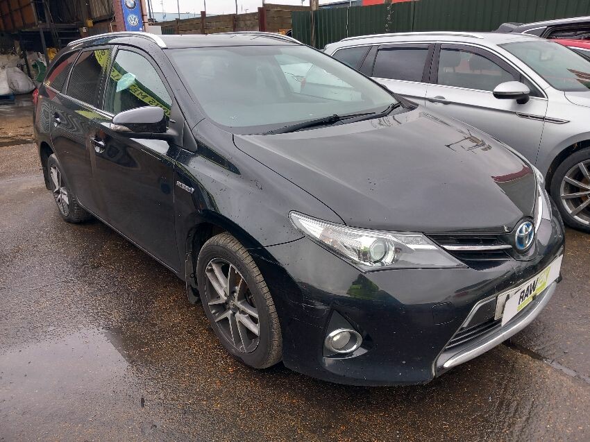 2014 TOYOTA AURIS