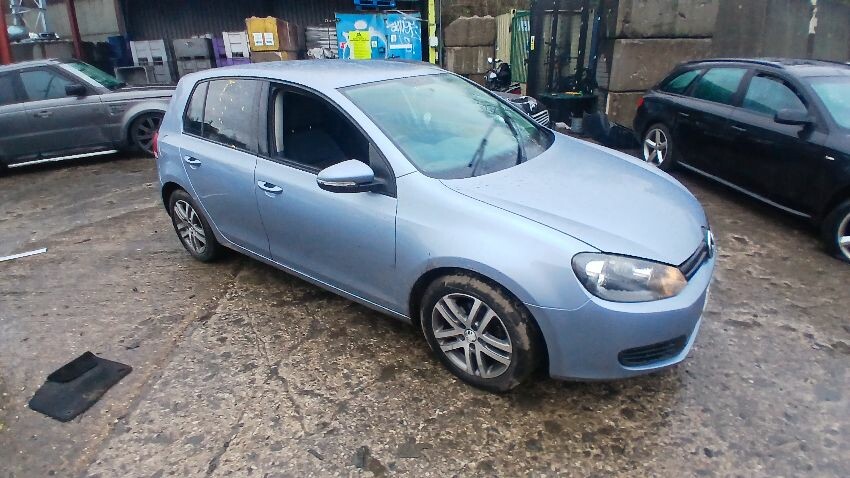 2011 VOLKSWAGEN GOLF