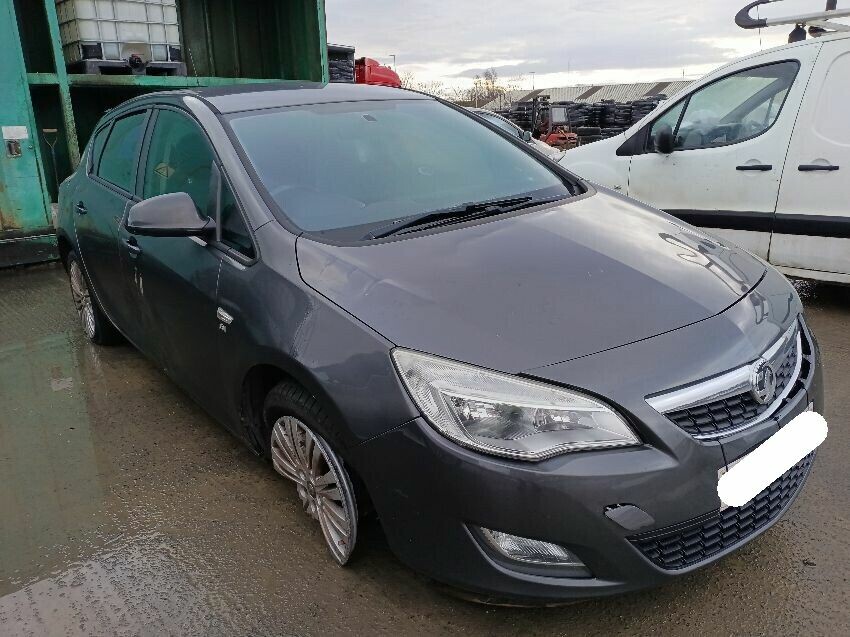 2011 VAUXHALL ASTRA
