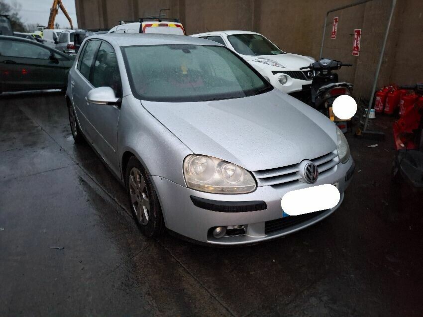 2004 VOLKSWAGEN GOLF